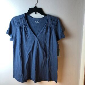 Susina NWT Blue V-Neck Ruched Shoulders T-Shirt - Size Medium - Short Sleeve SB